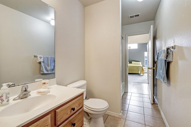 612 Playful Meadows Drive NE, Rio Rancho, NM 87144