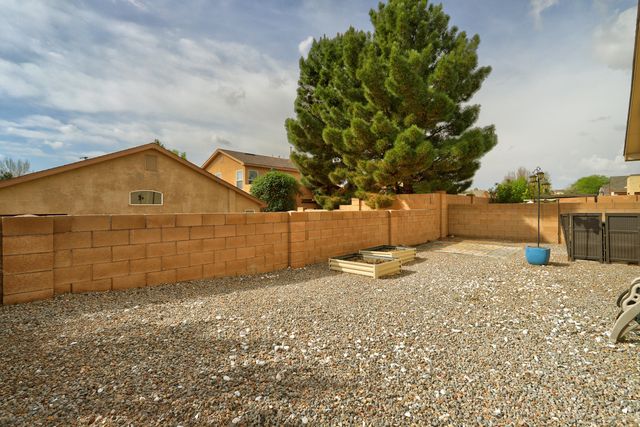 612 Playful Meadows Drive NE, Rio Rancho, NM 87144