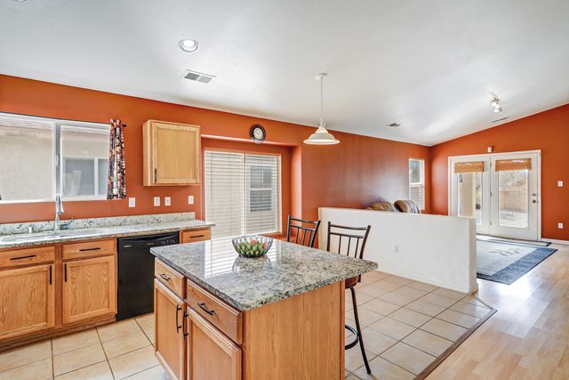 612 Playful Meadows Drive NE, Rio Rancho, NM 87144