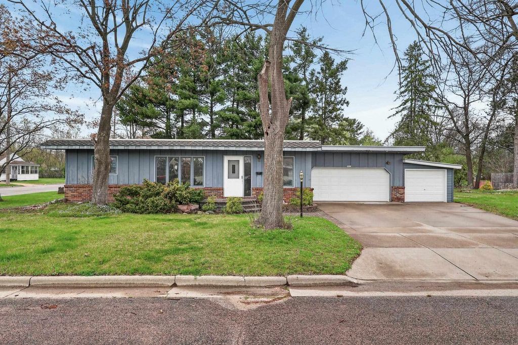 2011 OAK STREET, Wisconsin Rapids, WI 54494