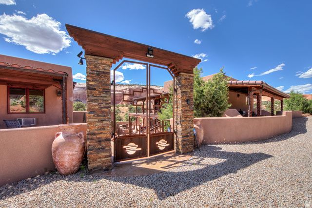 100 S JOE WILSON DR, Moab, UT 84532