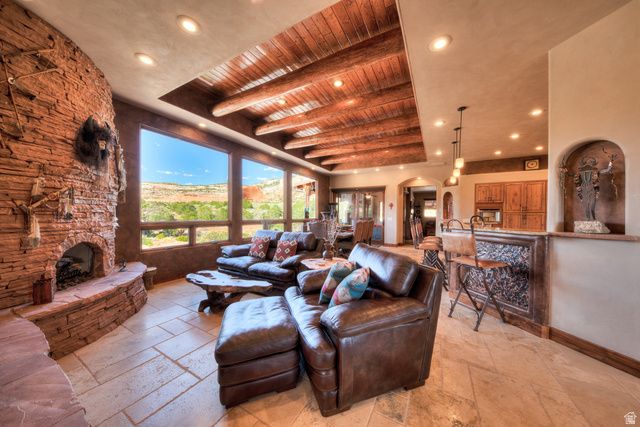 100 S JOE WILSON DR, Moab, UT 84532