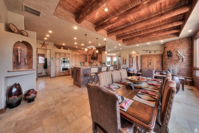 100 S JOE WILSON DR, Moab, UT 84532