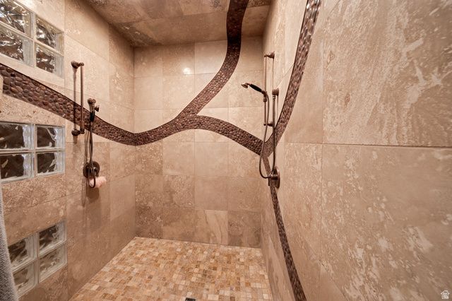 100 S JOE WILSON DR, Moab, UT 84532