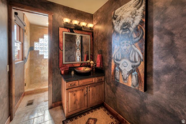 100 S JOE WILSON DR, Moab, UT 84532