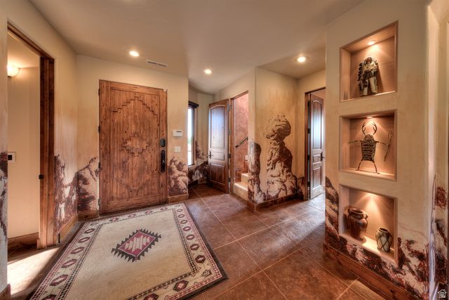 100 S JOE WILSON DR, Moab, UT 84532