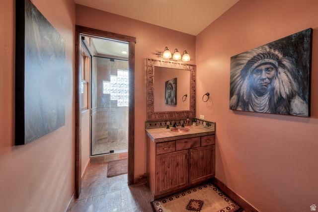 100 S JOE WILSON DR, Moab, UT 84532