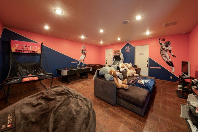 100 S JOE WILSON DR, Moab, UT 84532