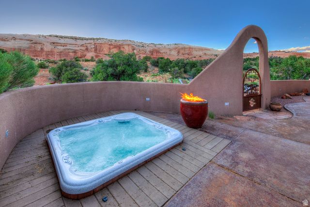 100 S JOE WILSON DR, Moab, UT 84532