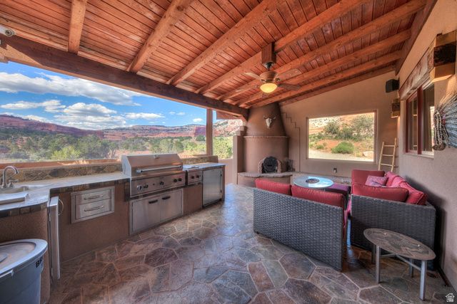 100 S JOE WILSON DR, Moab, UT 84532