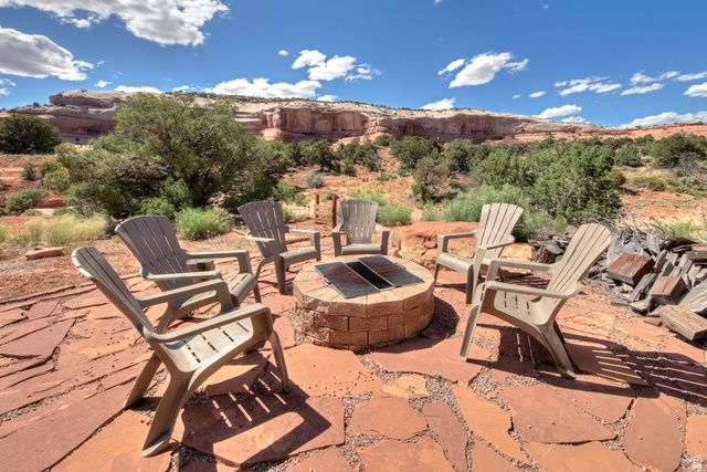 100 S JOE WILSON DR, Moab, UT 84532