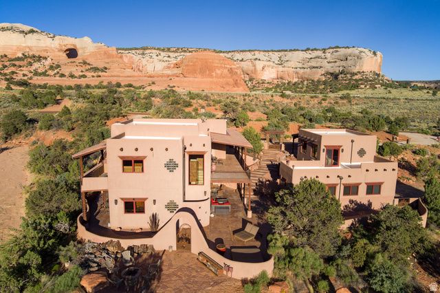 100 S JOE WILSON DR, Moab, UT 84532