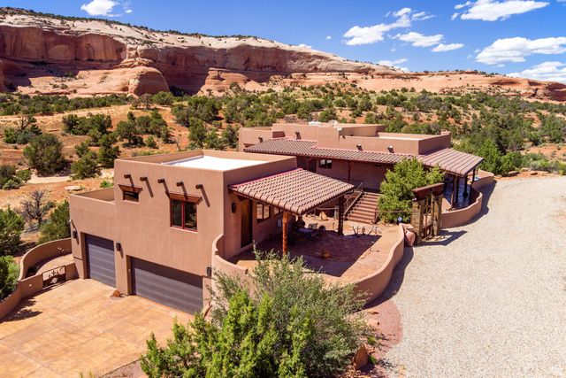 100 S JOE WILSON DR, Moab, UT 84532