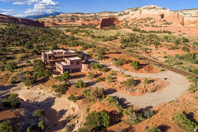 100 S JOE WILSON DR, Moab, UT 84532