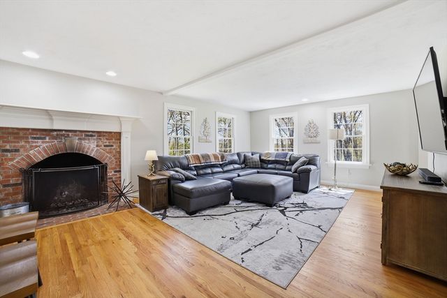 8 Alstead, Millbury, MA 01527