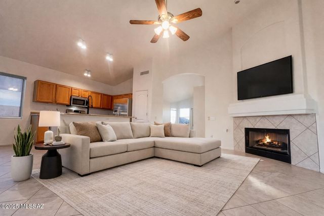 12242 N New Dawn Avenue, Oro Valley, AZ 85755