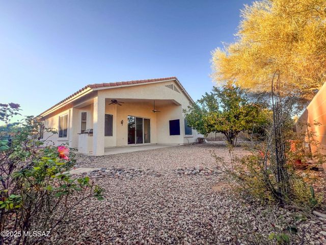 12242 N New Dawn Avenue, Oro Valley, AZ 85755