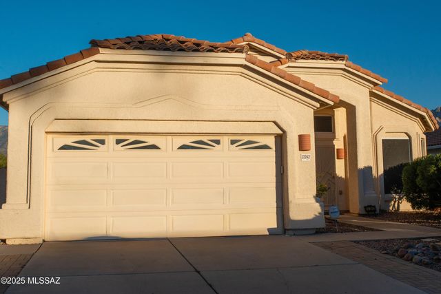 12242 N New Dawn Avenue, Oro Valley, AZ 85755