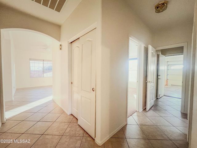 12242 N New Dawn Avenue, Oro Valley, AZ 85755