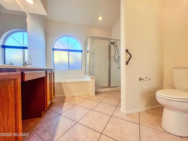 12242 N New Dawn Avenue, Oro Valley, AZ 85755