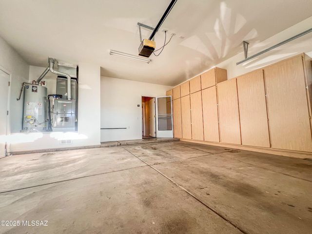 12242 N New Dawn Avenue, Oro Valley, AZ 85755