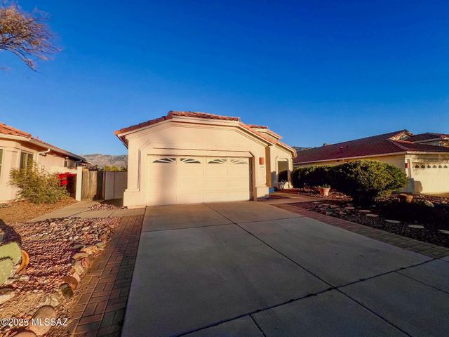 12242 N New Dawn Avenue, Oro Valley, AZ 85755