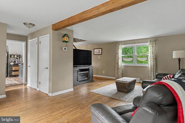 224 UPPER VALLEY RD, North Wales, PA 19454