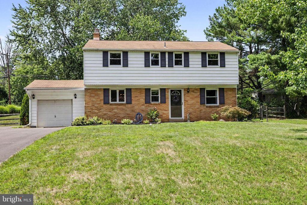 224 UPPER VALLEY RD, North Wales, PA 19454