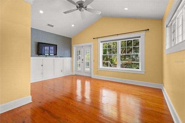 613 E PINE STREET, Orlando, FL 32801