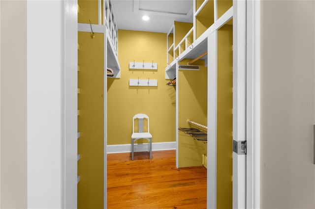 613 E PINE STREET, Orlando, FL 32801