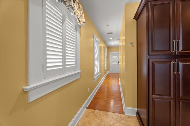 613 E PINE STREET, Orlando, FL 32801