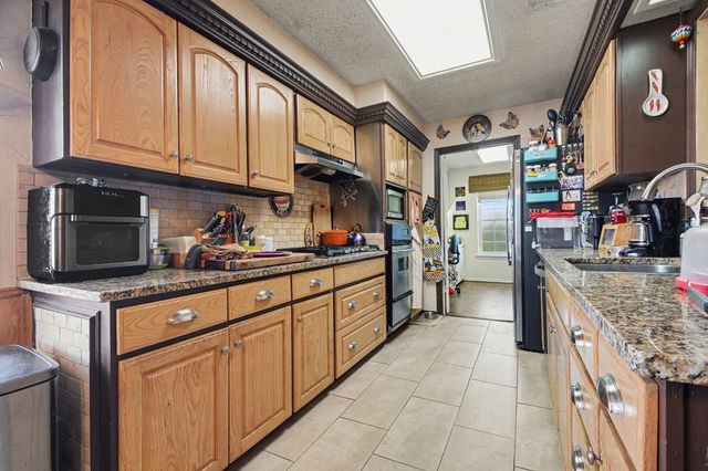 1319 Meadowcrest Drive, Mesquite, TX 75149