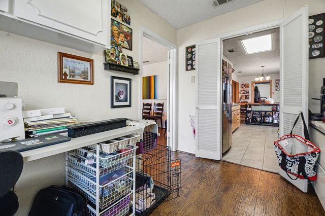 1319 Meadowcrest Drive, Mesquite, TX 75149