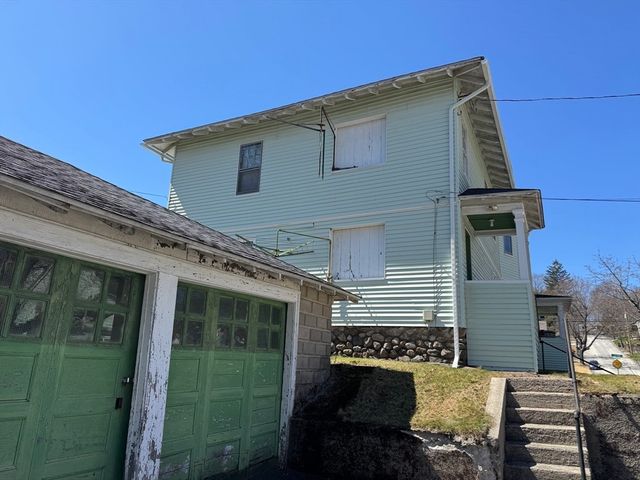 62 Sylvan St, Worcester, MA 01603