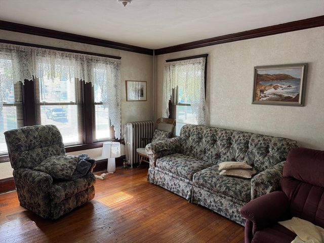 62 Sylvan St, Worcester, MA 01603