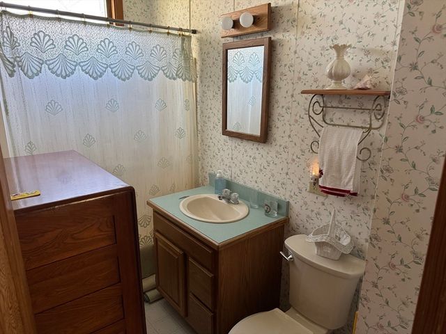62 Sylvan St, Worcester, MA 01603