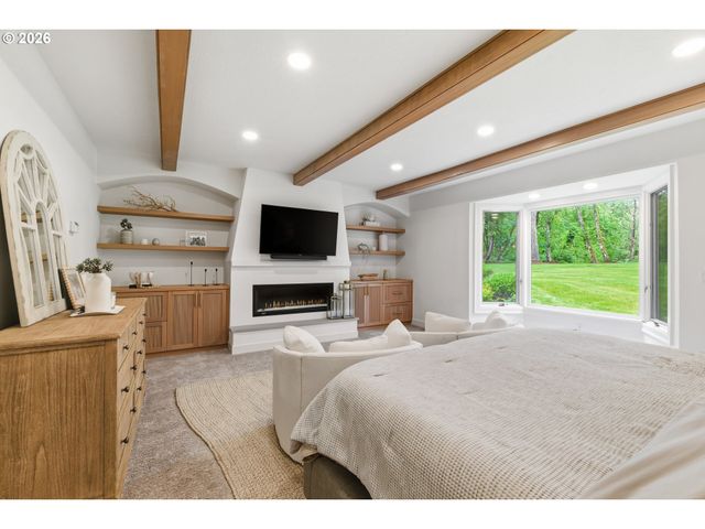 653 VICTORIA Pl, West Linn, OR 97068