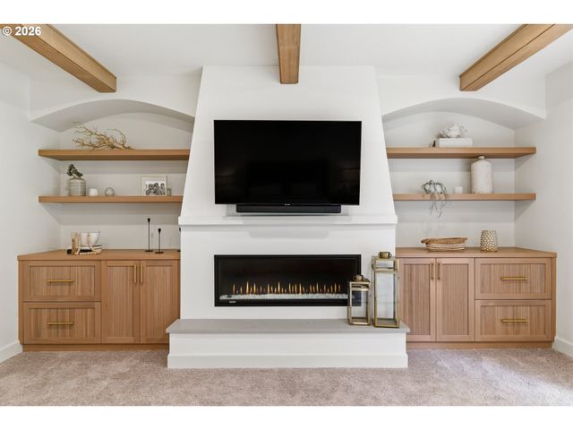 653 VICTORIA Pl, West Linn, OR 97068
