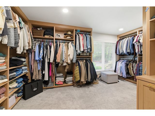 653 VICTORIA Pl, West Linn, OR 97068