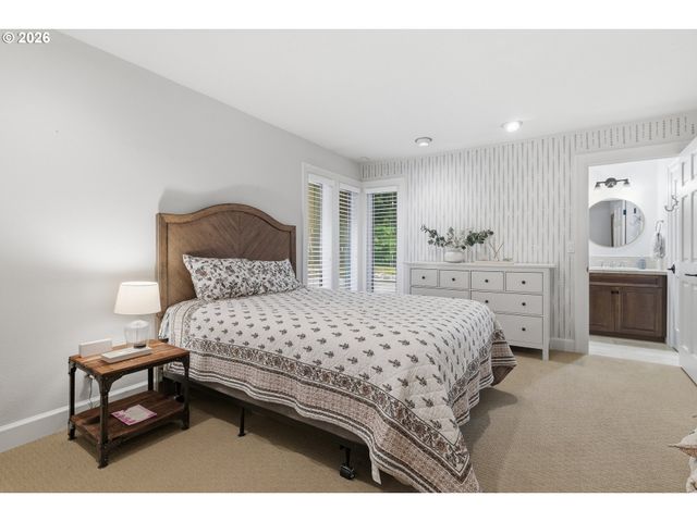 653 VICTORIA Pl, West Linn, OR 97068