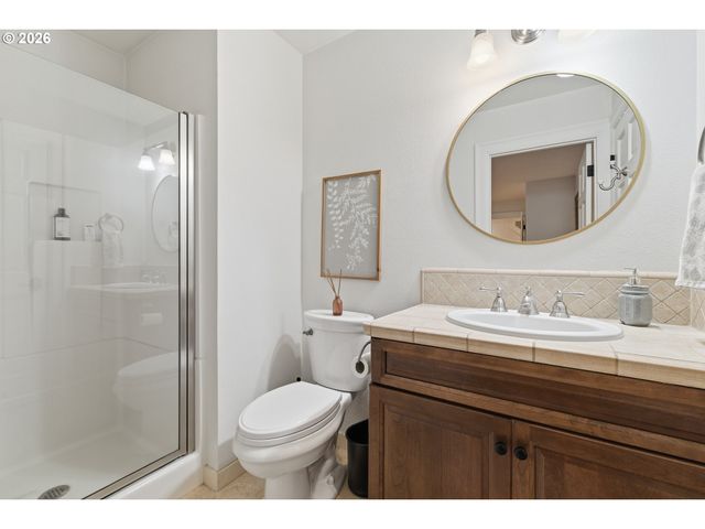 653 VICTORIA Pl, West Linn, OR 97068