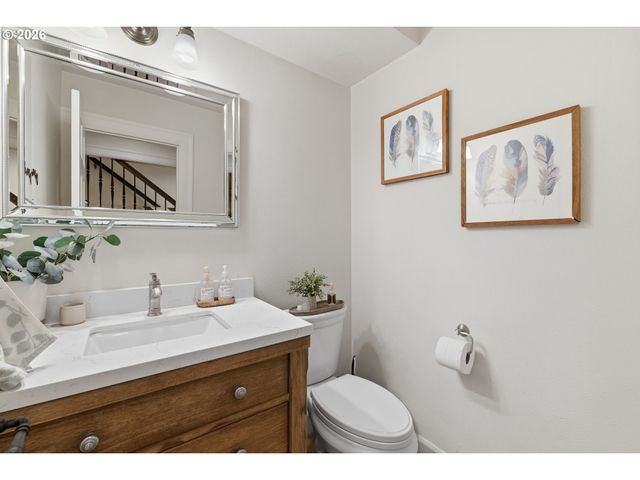 653 VICTORIA Pl, West Linn, OR 97068