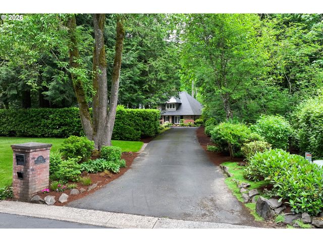 653 VICTORIA Pl, West Linn, OR 97068