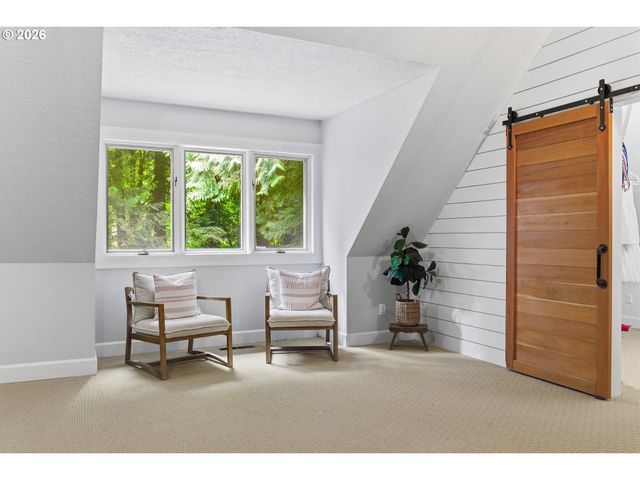 653 VICTORIA Pl, West Linn, OR 97068