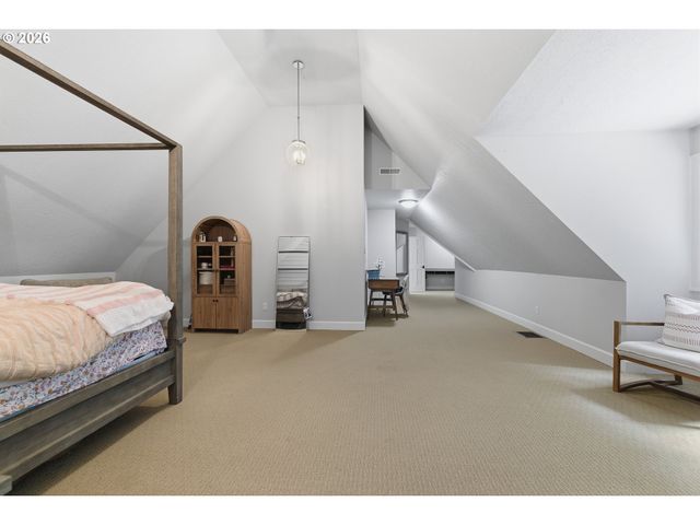 653 VICTORIA Pl, West Linn, OR 97068