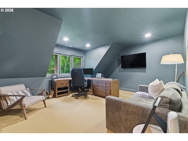 653 VICTORIA Pl, West Linn, OR 97068