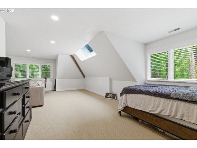 653 VICTORIA Pl, West Linn, OR 97068
