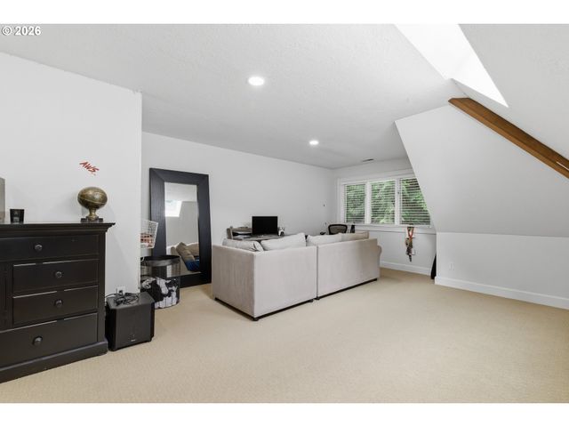 653 VICTORIA Pl, West Linn, OR 97068