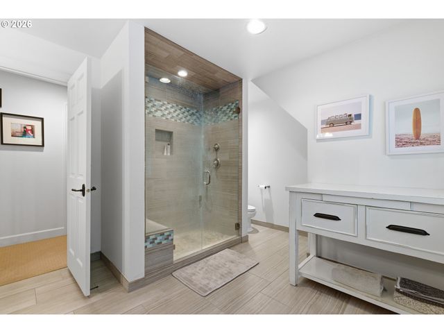 653 VICTORIA Pl, West Linn, OR 97068