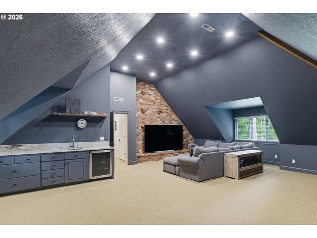 653 VICTORIA Pl, West Linn, OR 97068